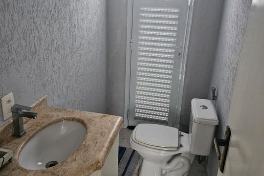Lavabo de casa de condomínio à venda com 3 quartos, 200m² em Cidade Universitária, Campinas