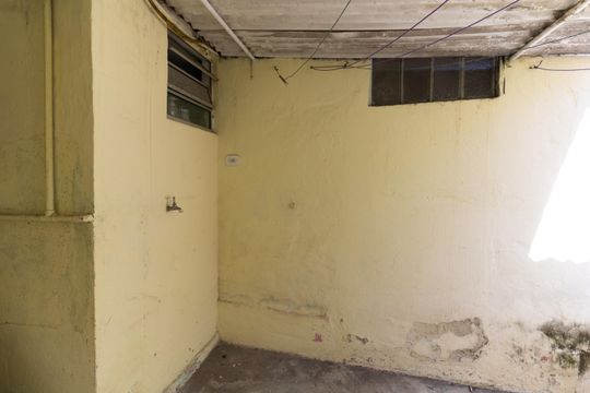 Lavanderia da Casa 1 de casa à venda com 2 quartos, 200m² em Vila Caraguatá, São Paulo