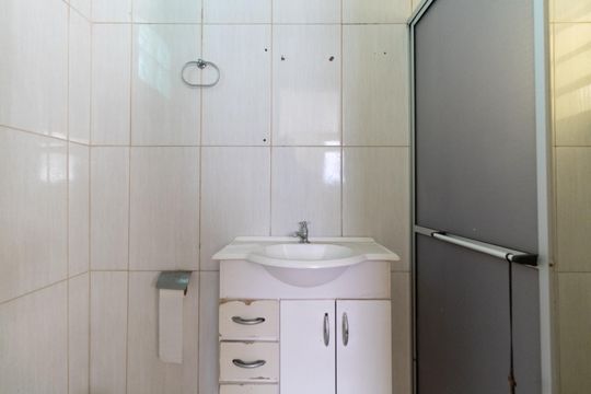 Banheiro da Casa 1 de casa à venda com 2 quartos, 200m² em Vila Caraguatá, São Paulo