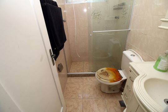 Banheiro de apartamento para alugar com 2 quartos, 70m² em Irajá, Rio de Janeiro