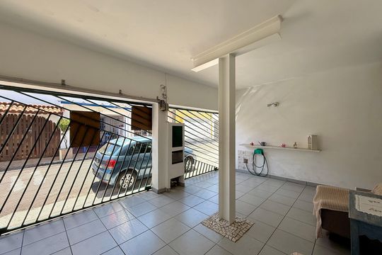 Garagem  de casa para alugar com 3 quartos, 148m² em Santo Amaro, São Paulo