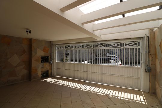 Garagem de casa à venda com 3 quartos, 148m² em Jardim Independência (são Paulo), São Paulo