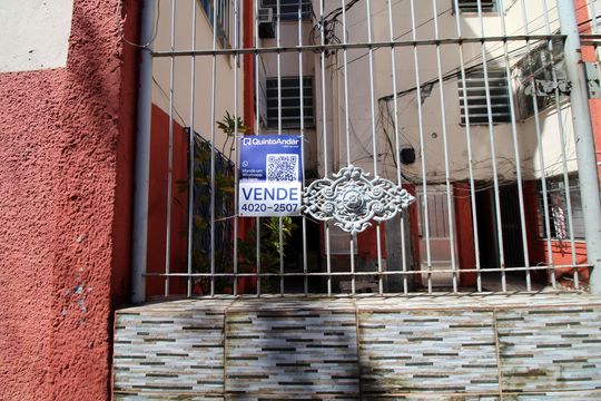 Placa de apartamento à venda com 2 quartos, 36m² em Penha Circular, Rio de Janeiro