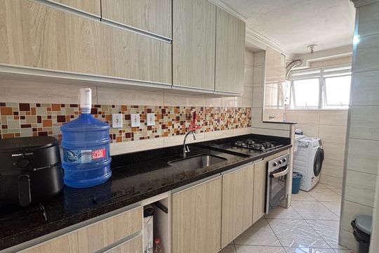 Cozinha de apartamento à venda com 2 quartos, 50m² em Parque Erasmo Assunção, Santo André