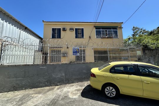 Fachada + plaquinha de apartamento à venda com 3 quartos, 82m² em Água Santa, Rio de Janeiro