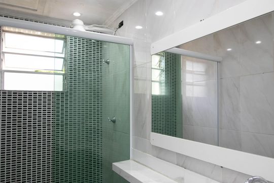 Banheiro Social de apartamento para alugar com 2 quartos, 43m² em Água Chata, Guarulhos