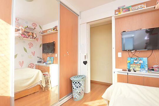 Quarto 1 de apartamento à venda com 2 quartos, 71m² em Passo da Areia, Porto Alegre