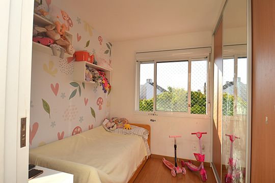 Quarto 1 de apartamento à venda com 2 quartos, 71m² em Passo da Areia, Porto Alegre
