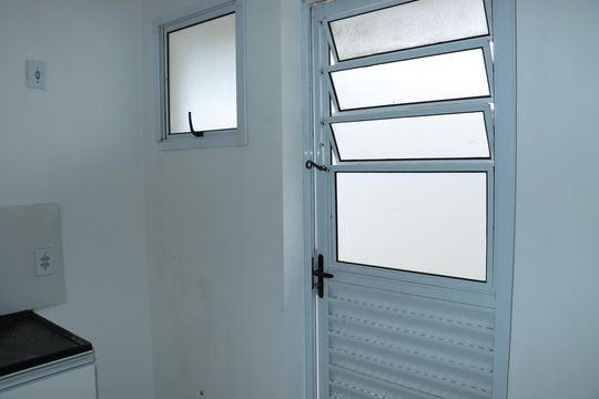 Cozinha de apartamento para alugar com 2 quartos, 57m² em Vila Monte Serrat, Cotia