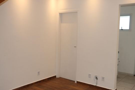 Sala de apartamento para alugar com 2 quartos, 57m² em Vila Monte Serrat, Cotia