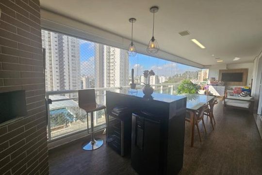 Apartamento para alugar com 3 quartos, 200m² em Santa Teresinha, São Paulo