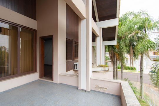 Varanda Suíte 1 de casa à venda com 4 quartos, 630m² em Jardim do Lago, Canoas