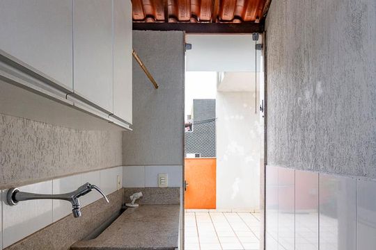 Área de Serviço de apartamento para alugar com 3 quartos, 160m² em Buritis, Belo Horizonte