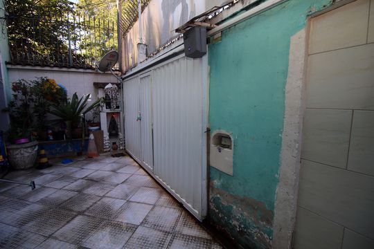 Garagem de casa à venda com 4 quartos, 70m² em Olaria, Rio de Janeiro