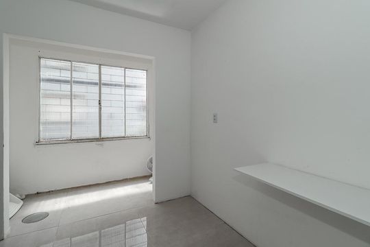 Cozinha de apartamento à venda com 2 quartos, 63m² em Rubem Berta, Porto Alegre