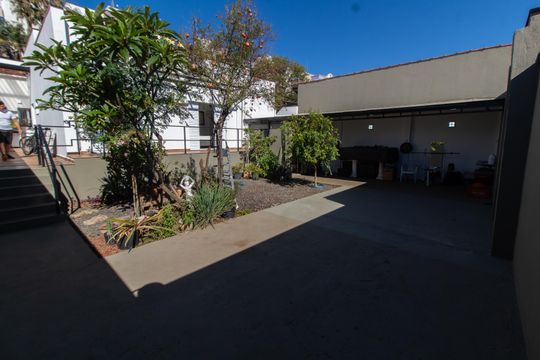 ÁREA EXTERNA FUNDOS de casa à venda com 3 quartos, 200m² em Jardim Santa Genebra, Campinas