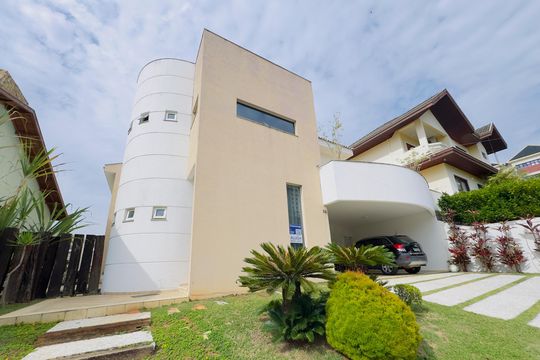 Fachada + Plaquinha de casa de condomínio para alugar com 8 quartos, 570m² em Pqe Res Aquarius, São José dos Campos