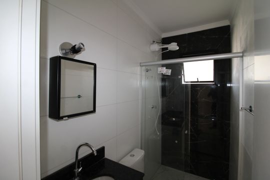 Banheiro de apartamento à venda com 1 quarto, 38m² em Parque Peruche, São Paulo