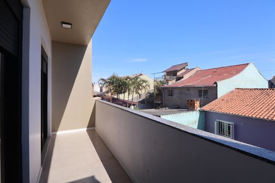 Sacada 2 de casa à venda com 5 quartos, 215m² em Harmonia, Canoas