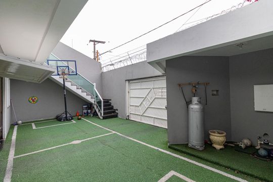 Garagem de casa à venda com 4 quartos, 300m² em Jardim Nossa Senhora do Carmo, São Paulo