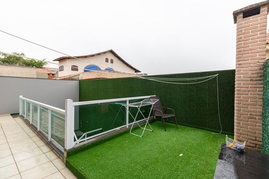 Quintal de casa à venda com 4 quartos, 300m² em Jardim Nossa Senhora do Carmo, São Paulo