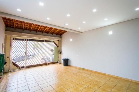 Garagem de casa para alugar com 3 quartos, 215m² em Vila Pires, Santo André