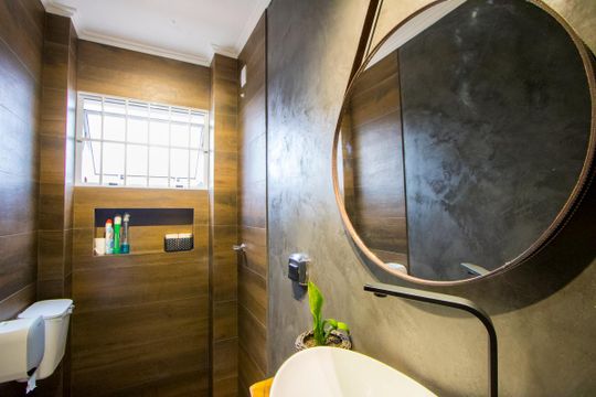 Banheiro social de casa para alugar com 3 quartos, 215m² em Vila Pires, Santo André