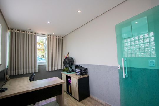Escritório de casa para alugar com 3 quartos, 215m² em Vila Pires, Santo André