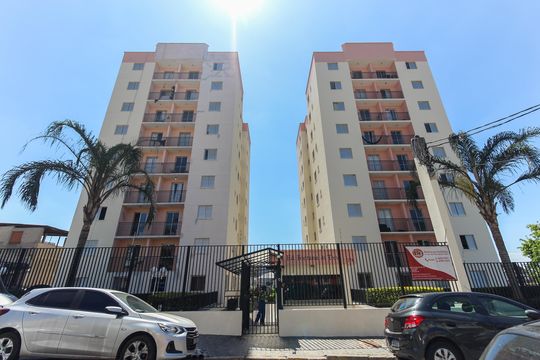 Fachada  de apartamento à venda com 2 quartos, 60m² em Vila Carmosina, São Paulo