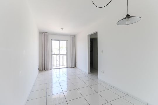 Apartamento à venda com 2 quartos, 60m² em Vila Carmosina, São Paulo