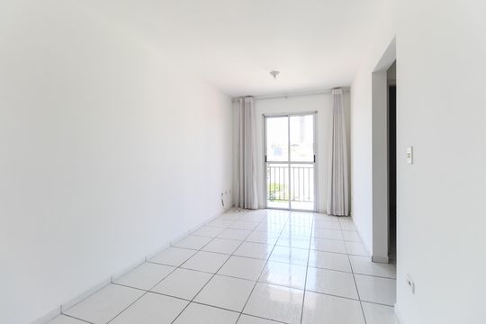 Sala de apartamento à venda com 2 quartos, 60m² em Vila Carmosina, São Paulo