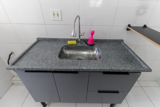 Cozinha de apartamento à venda com 2 quartos, 60m² em Vila Carmosina, São Paulo