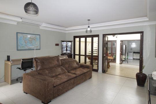 Casa à venda com 3 quartos, 200m² em São João, Porto Alegre