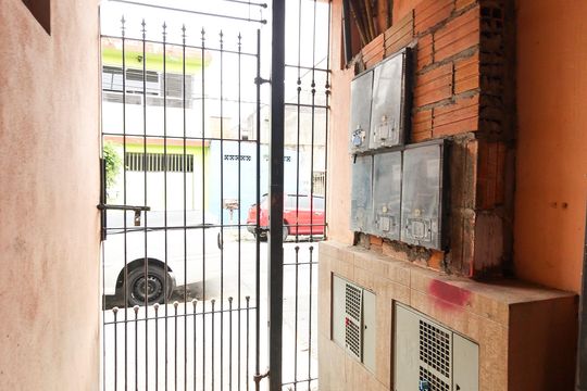 Entrada de casa para alugar com 1 quarto, 65m² em Jardim Dona Deolinda, São Paulo