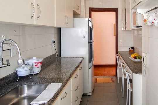 Cozinha de apartamento à venda com 3 quartos, 78m² em Santa Efigênia, Belo Horizonte