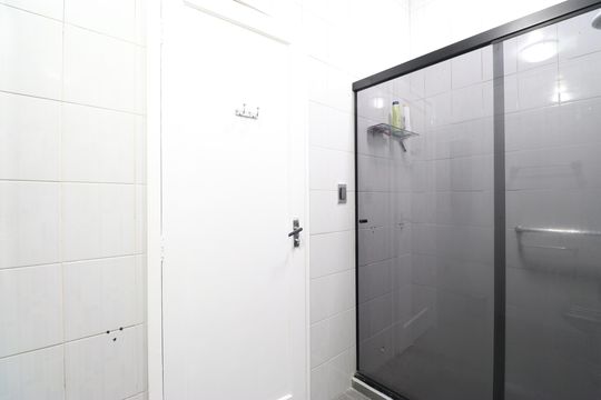 Banheiro de casa à venda com 2 quartos, 100m² em Água Branca, São Paulo