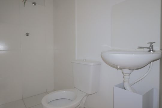 Banheiro de kitnet/studio à venda com 1 quarto, 17m² em Jardim Monte Kemel, São Paulo