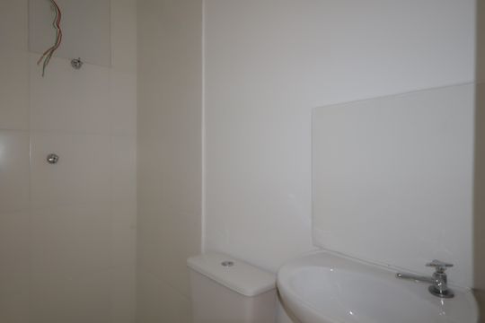 Banheiro de kitnet/studio à venda com 1 quarto, 17m² em Jardim Monte Kemel, São Paulo