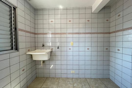 Área de Serviço de casa para alugar com 2 quartos, 250m² em Vila Lageado, São Paulo