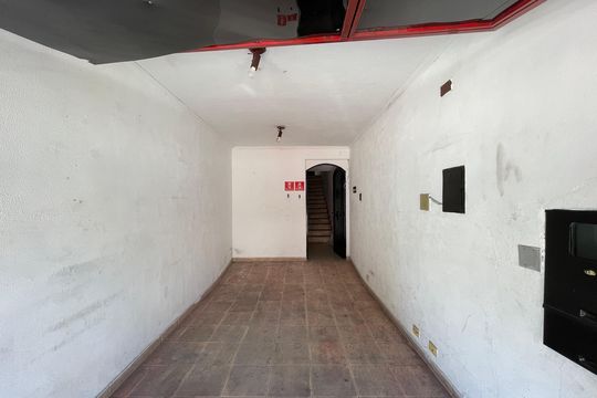 Garagem de casa para alugar com 2 quartos, 250m² em Vila Lageado, São Paulo