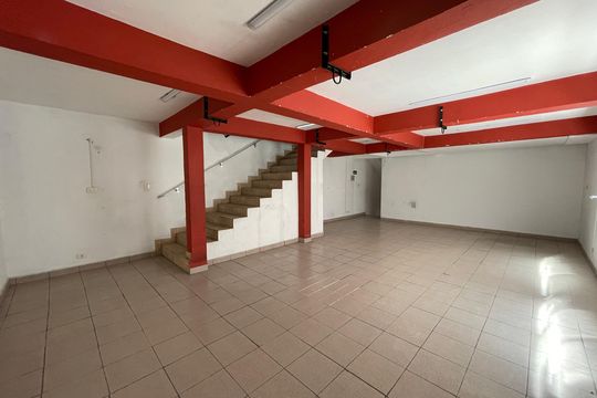 Casa para alugar com 2 quartos, 250m² em Vila Lageado, São Paulo