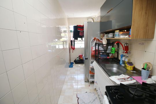 Cozinha de apartamento à venda com 2 quartos, 50m² em Olaria, Rio de Janeiro