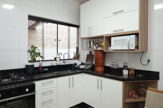 Cozinha de casa à venda com 2 quartos, 80m² em Parque Guarani, São Paulo