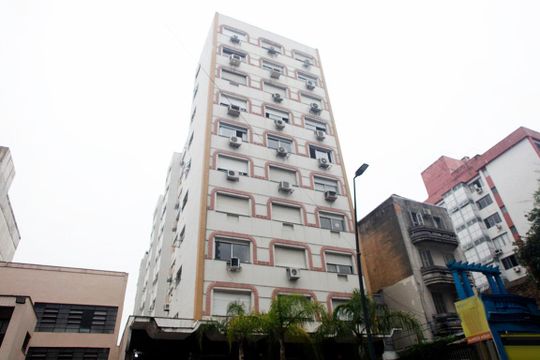 Fachada de kitnet/studio à venda com 1 quarto, 32m² em Centro Histórico, Porto Alegre