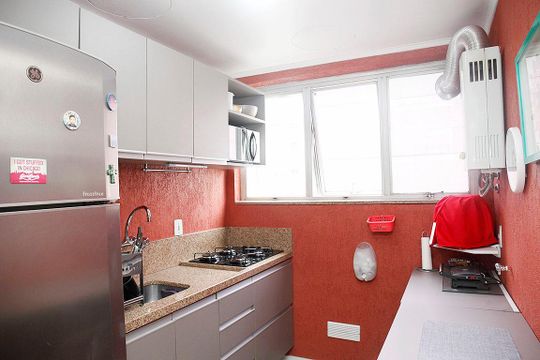 Cozinha de kitnet/studio à venda com 1 quarto, 32m² em Centro Histórico, Porto Alegre