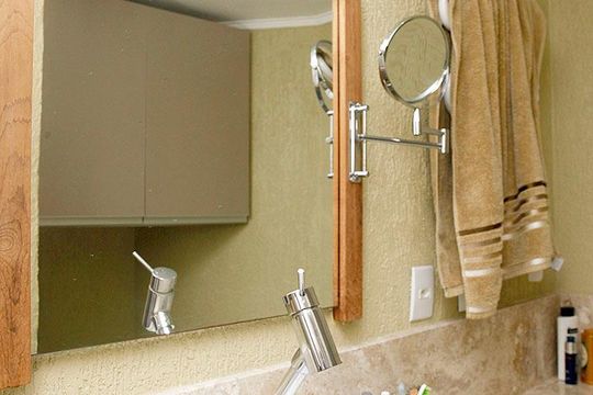Banheiro de kitnet/studio à venda com 1 quarto, 32m² em Centro Histórico, Porto Alegre