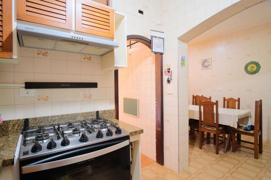 Cozinha de casa para alugar com 3 quartos, 235m² em Vila Carrão, São Paulo