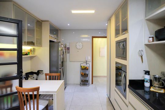Cozinha de apartamento à venda com 4 quartos, 140m² em Vila Helena, São Bernardo do Campo