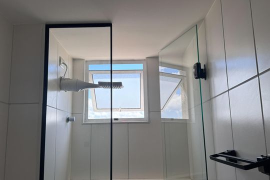 Banheiro de apartamento para alugar com 2 quartos, 53m² em Chácaras Rio-petrópolis, Duque de Caxias