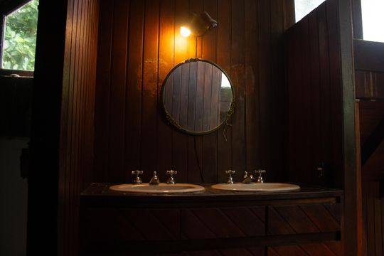 Banheiro de casa à venda com 2 quartos, 110m² em Alto da Boa Vista, Rio de Janeiro
